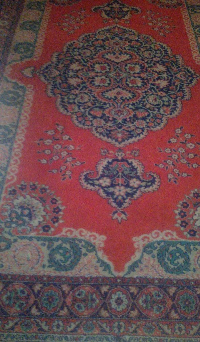 xalca satiram 60 ilin xalcasi olar qedimidi ele bil tezedi 2000. manat