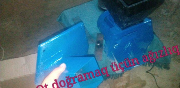 Yem üyüdən
ukrayna istehsalı
saatda 450 kq yem üyüdür
+ ot çekir
+ me