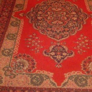 xalca satiram 60 ilin xalcasi olar qedimidi ele bil tezedi 2000. manat