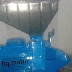 Yem üyüdən

ukrayna istehsalı
saatda 450 kq yem üyüdür
+ ot çekir
+ me