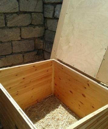 yuva , it üçün , usta işidi içi ve alti steklovat materialnan işlənib