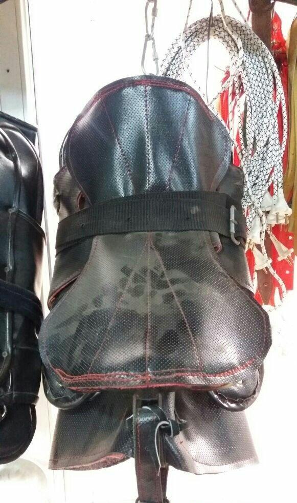 At yəhəri - atlar üçün dəri yəhərlər.Qiymət 119 azn.dən başlayır 600 a