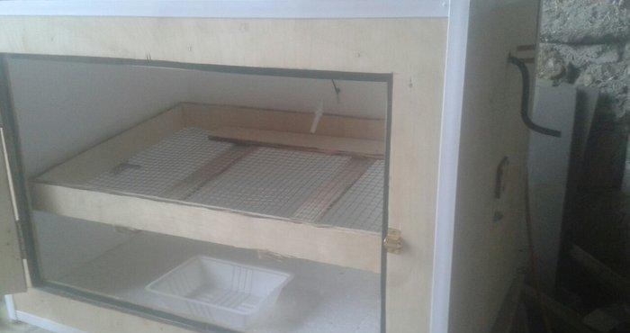 inqibator satılır 150 yumurta tutur  qiyməti 135 azn  yumurtaların cev