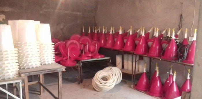 Broller  toya cuce yem 've su qablari ( kicik 've balaca ) satilir qiy