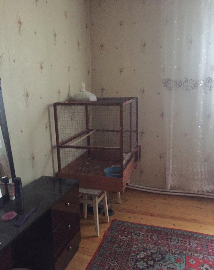 Papuqay ucun qefes iki eded valnisti ucun yuva ve bir eded balaca qefe