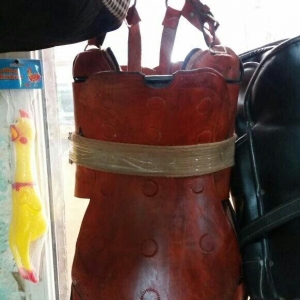 At yəhəri - atlar üçün dəri yəhərlər.Qiymət 119 azn.dən başlayır 600 a