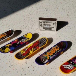 Скейтборды для попугайчиков
Маленький 3 азн 
Большой 10 азн
