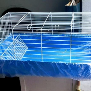 Teze dowan qefesi satilir. 1metr 20 sm uzunu 40sm enidir. Whatsap var