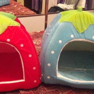 Домики для кошек и маленьких собак. Удобные в стирке и мягкие.